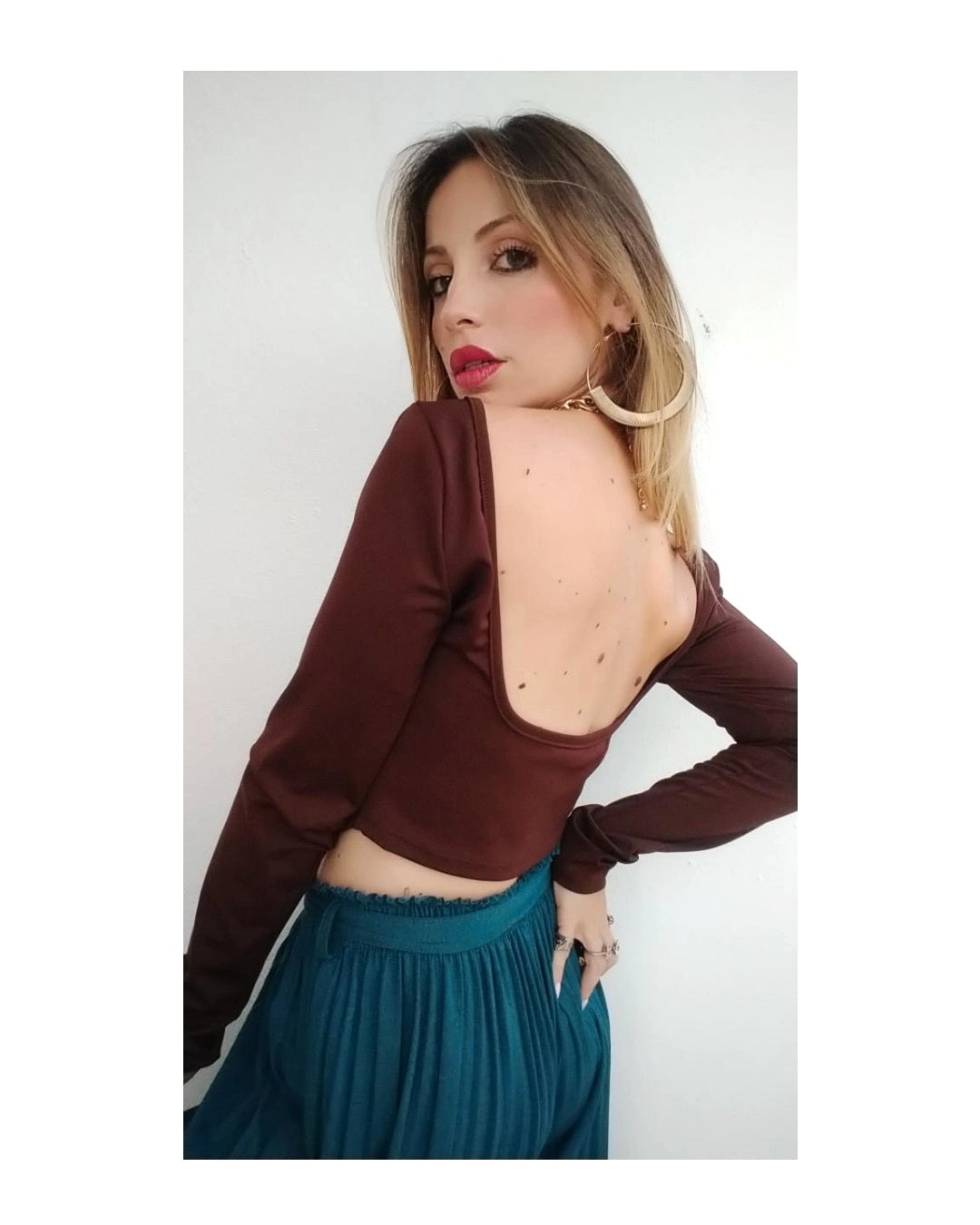 Maglia in lycra con schiena scoperta!