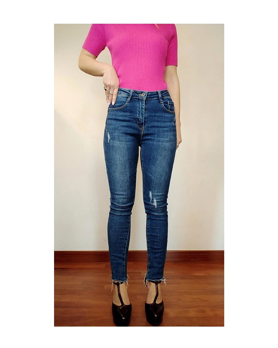 Skinny jeans, dark wash!