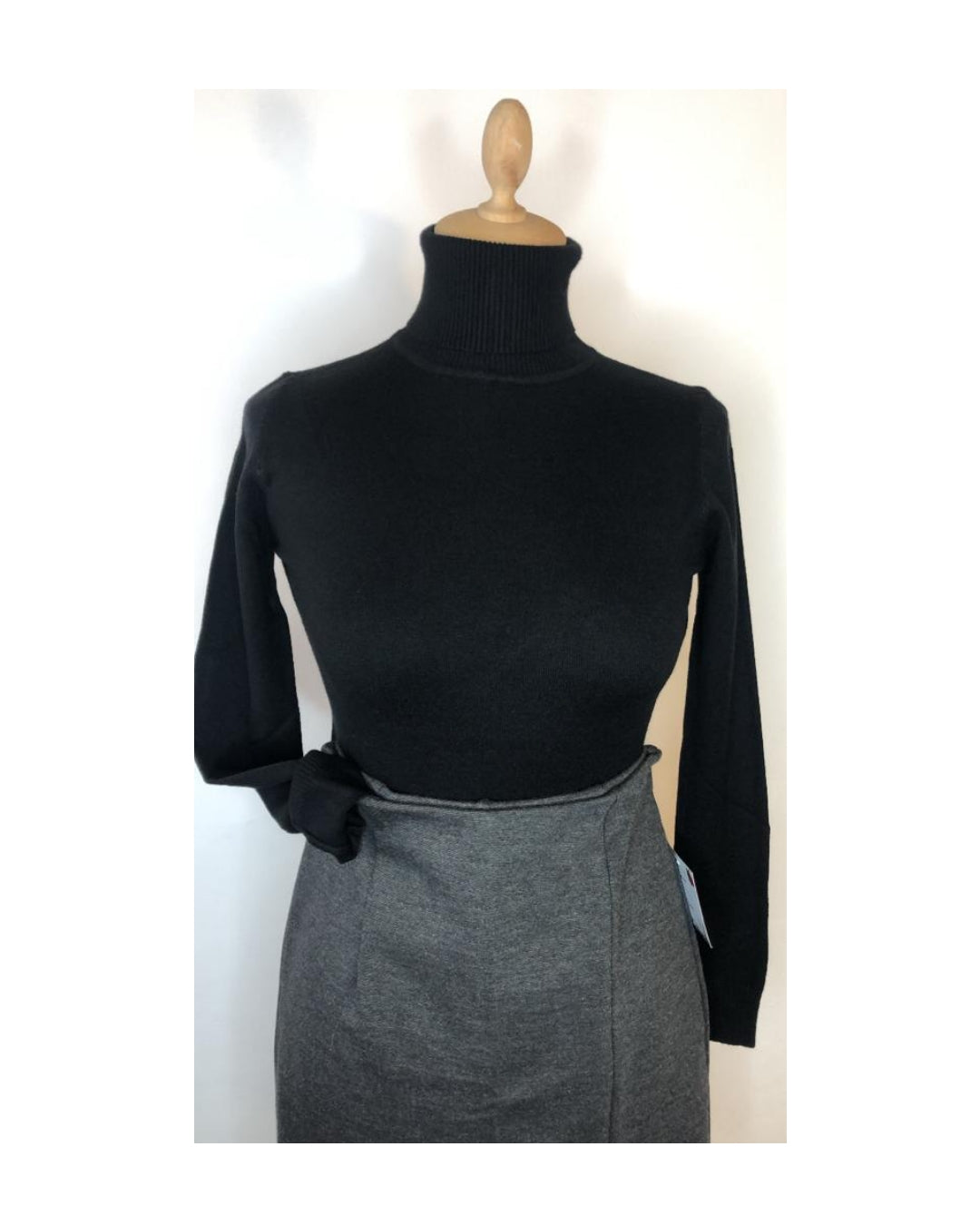 Turtleneck sweater 49% viscose, BLACK!