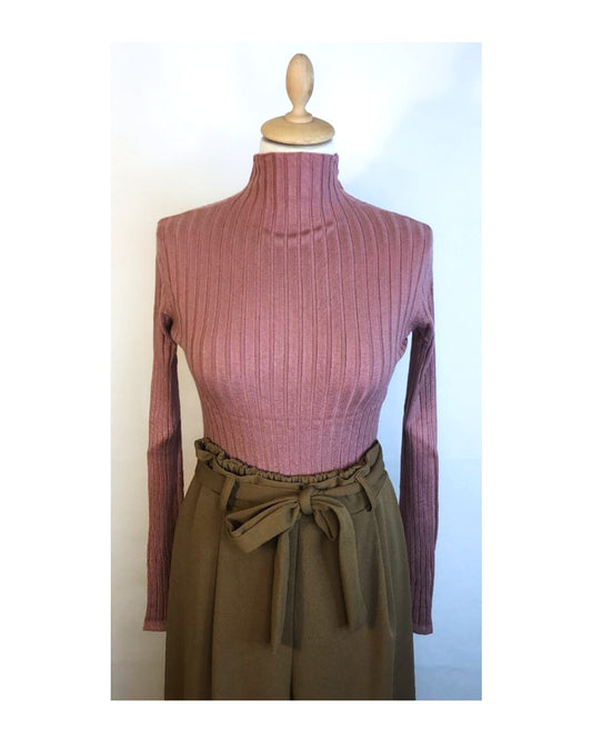 Turtleneck sweater 55% viscose, ROSÉ!