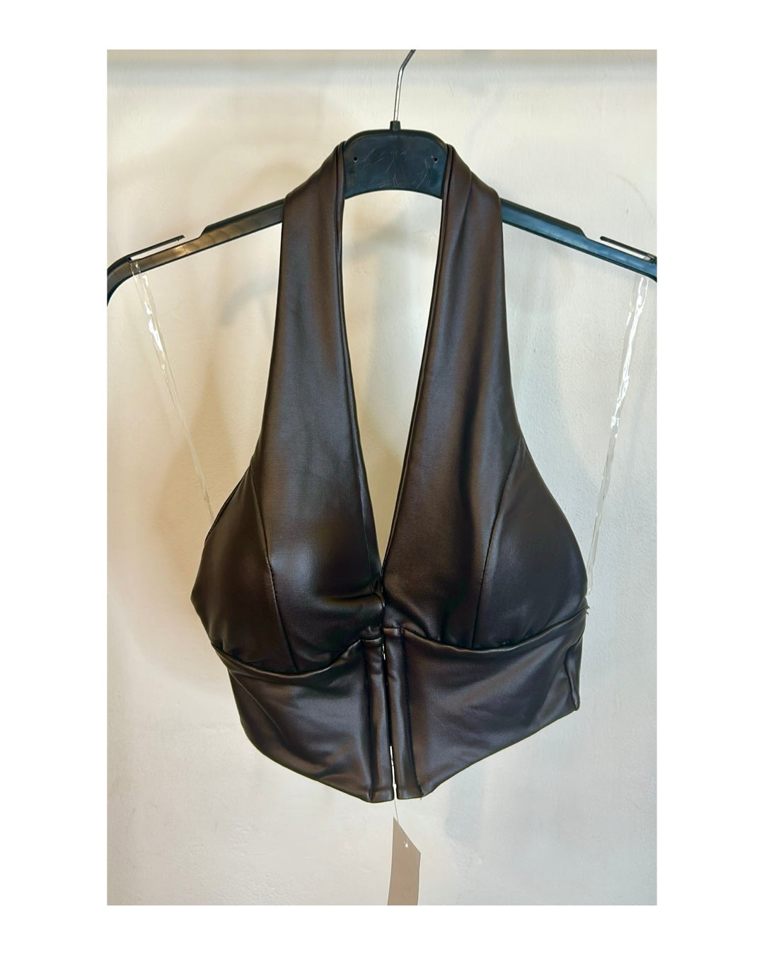 Top ecopelle con gancetti!