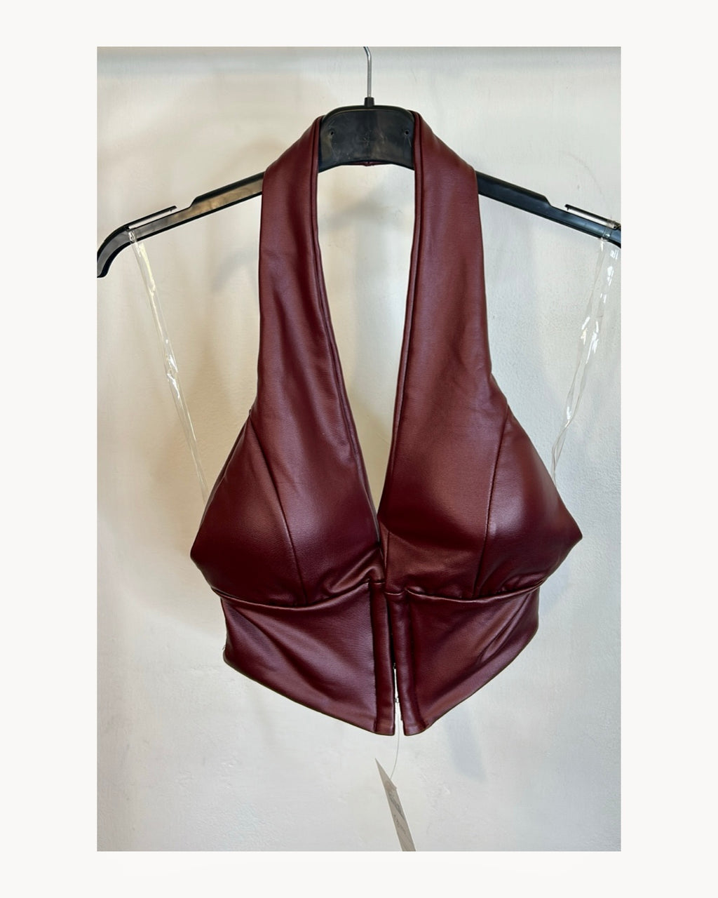Top ecopelle con gancetti!