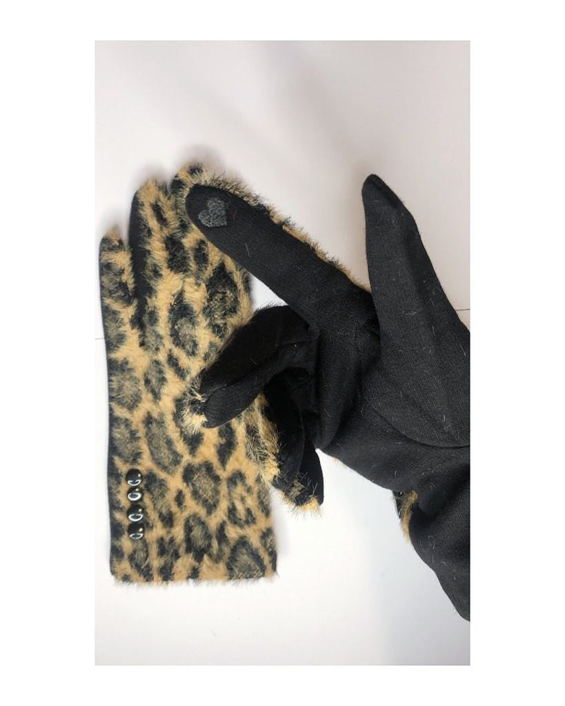 Guanti touchscreen in suede, peluche animalier e bottoncini!