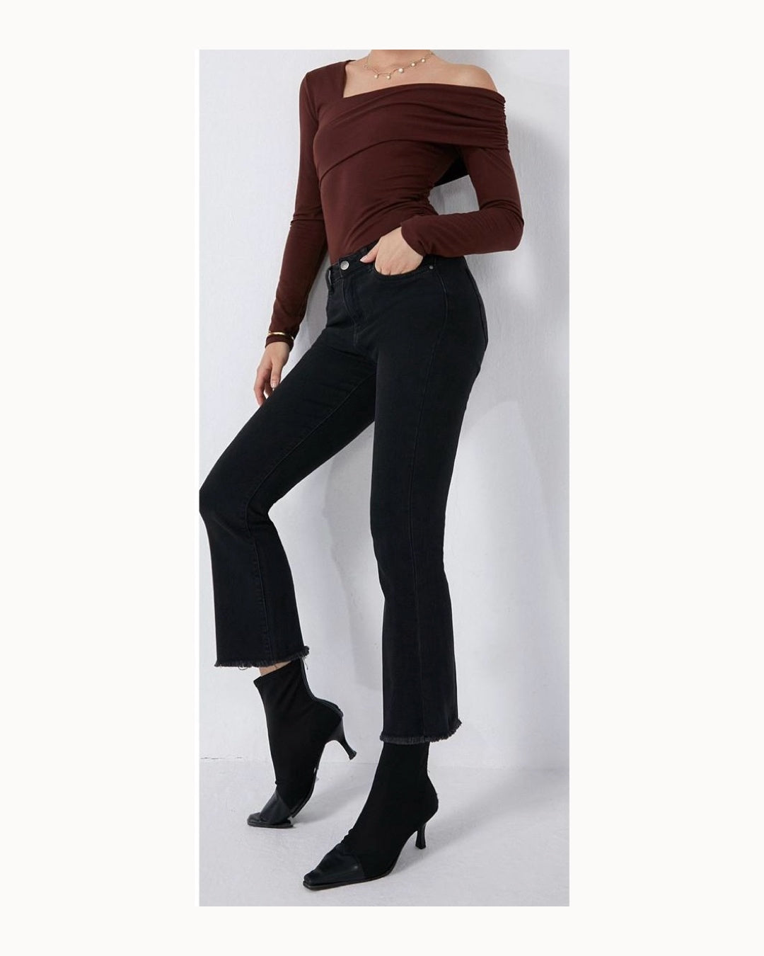 Jeans cropped mini flaire, nero sfrangiato!