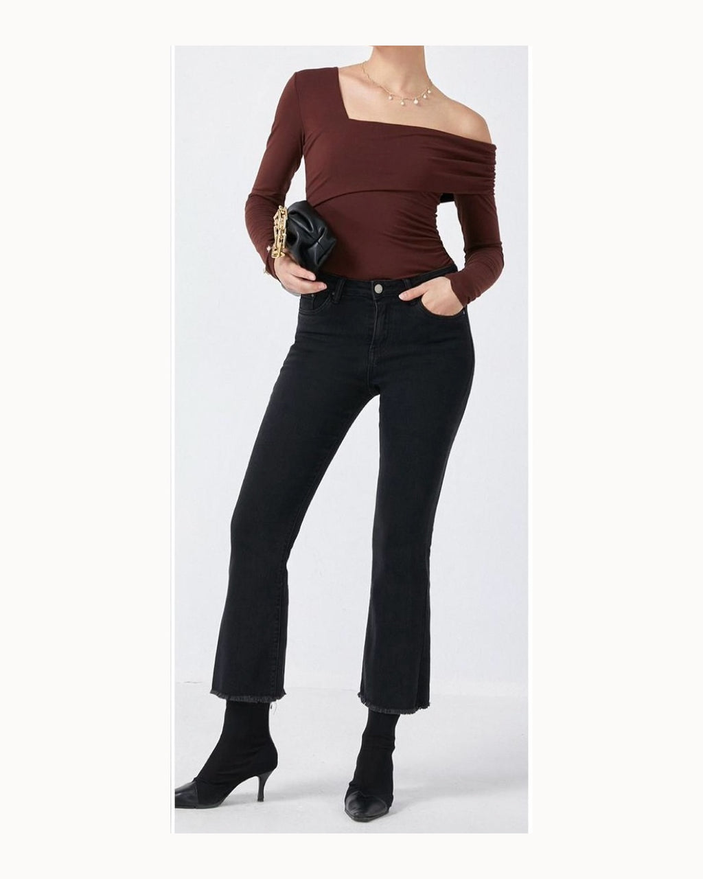 Jeans cropped mini flaire, nero sfrangiato!