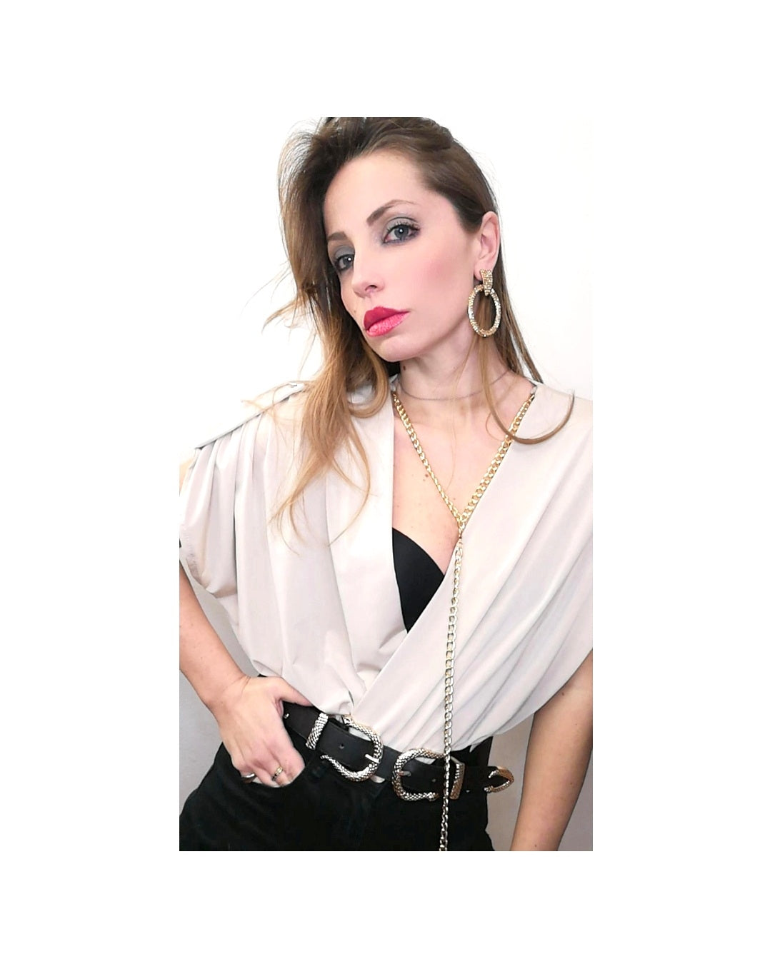 Maglia body in lycra con scollo profondo ed inserti oro!