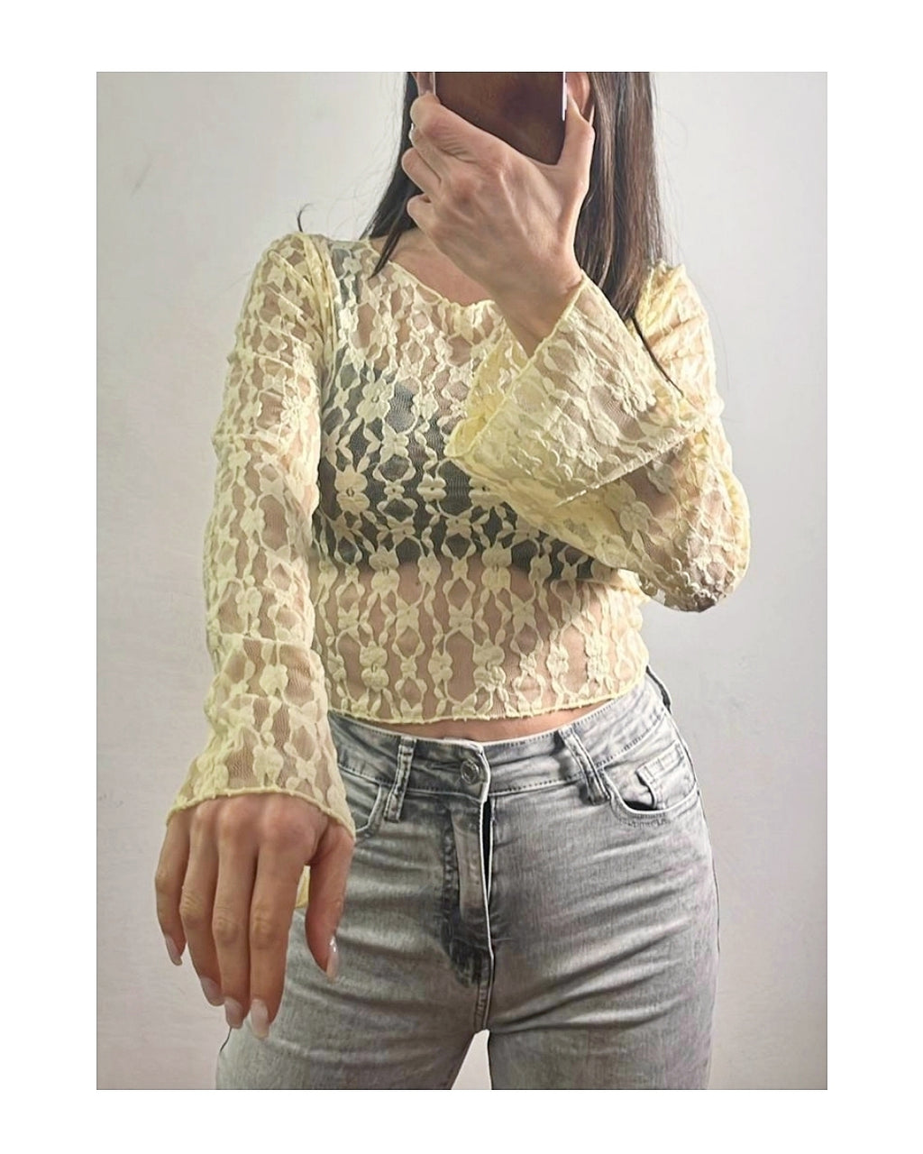 Maglia crop in pizzo con manica a campana!