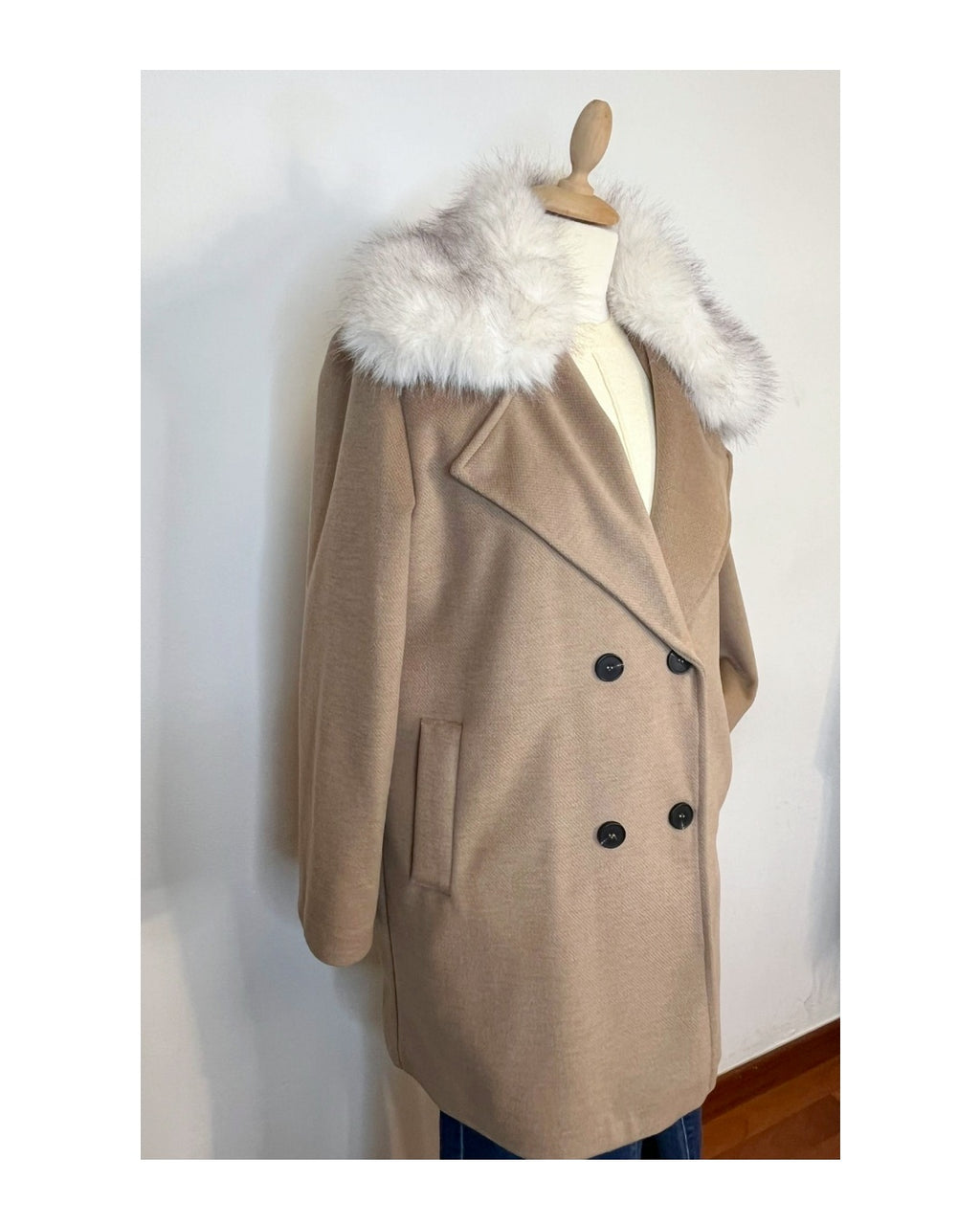 Cappotto bicolor doppiopetto con collo ecofur!