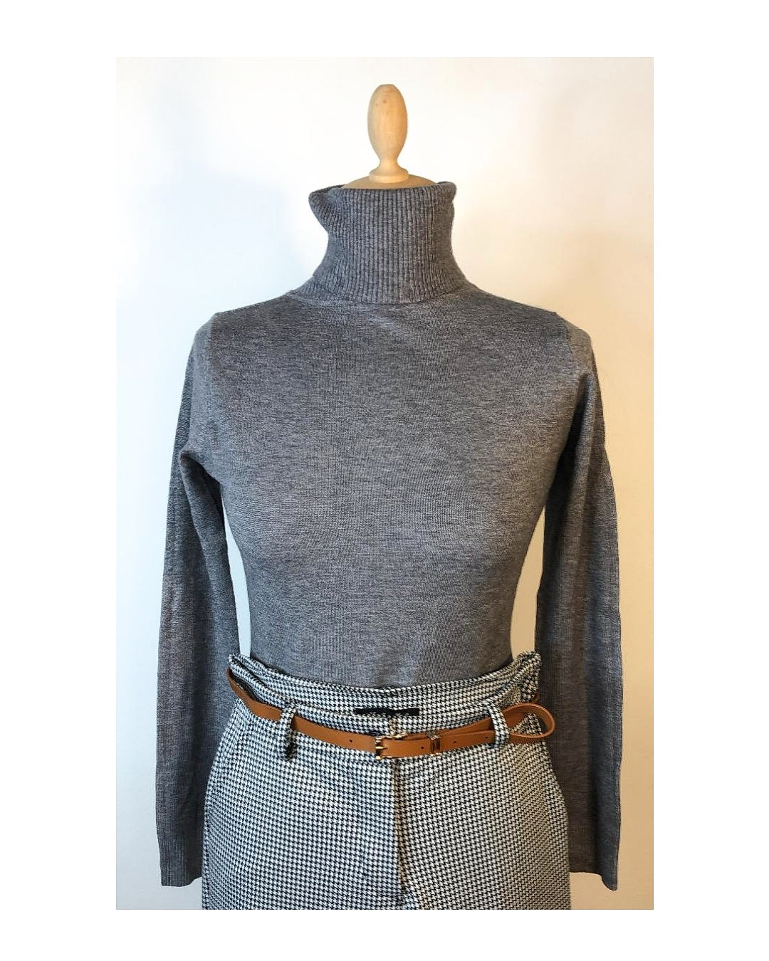 Turtleneck sweater 49% viscose, BLACK!