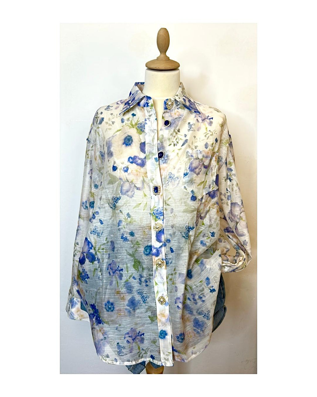 Camicia a fiori con bottoni misti perla e strass!