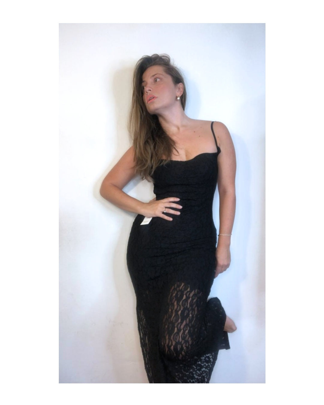 Tubino lungo in pizzo con scollo a V sulla schiena!