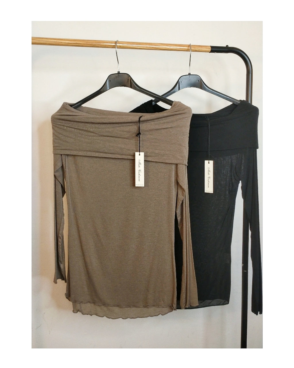 Maglia seconda pelle con spalle scoperte misto cashmere e viscosa!