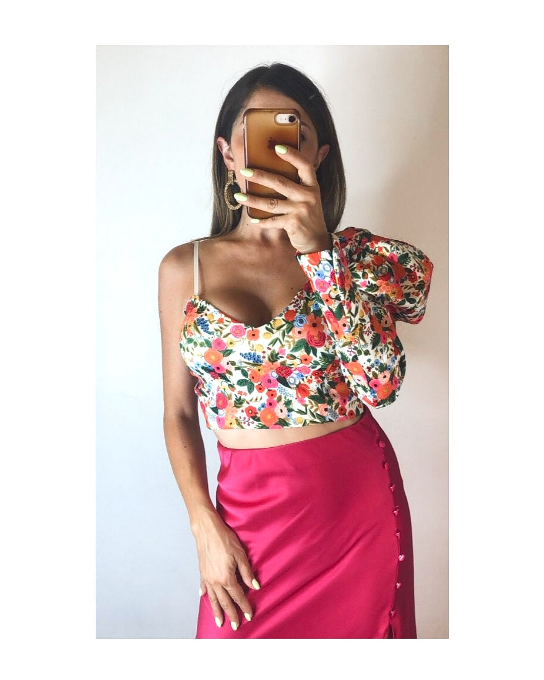 One-shoulder top with flowers!