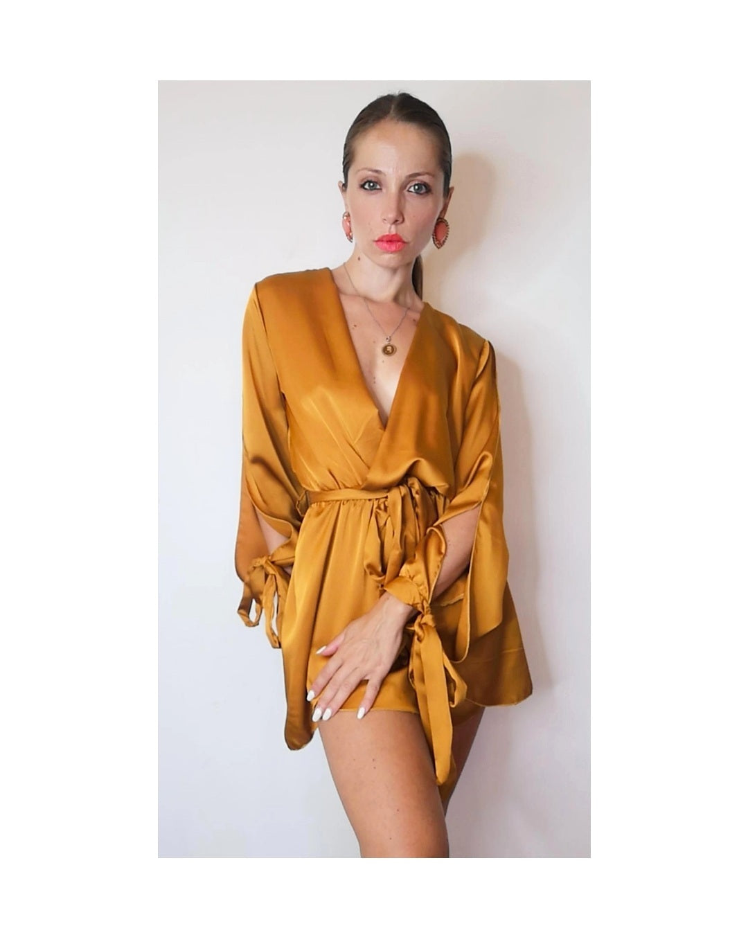 Cut out satin jumpsuit, GOLD!