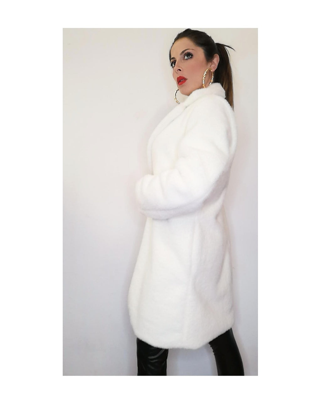 Straight one button coat: WHITE!
