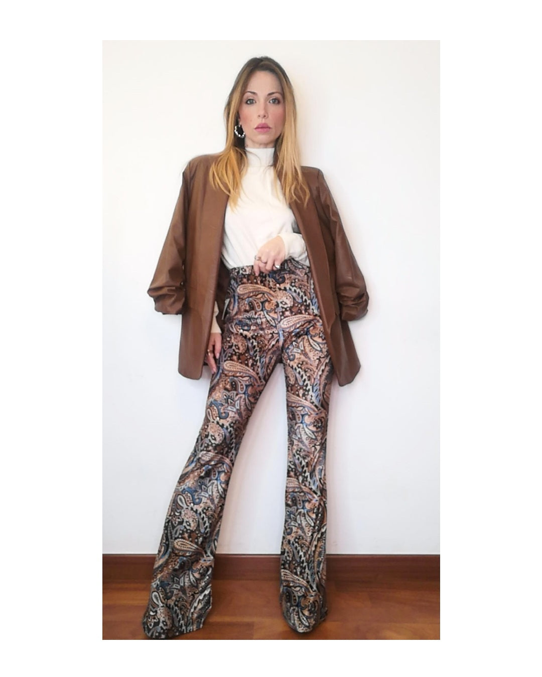 Velvet flared trousers: BLUE or BROWN!