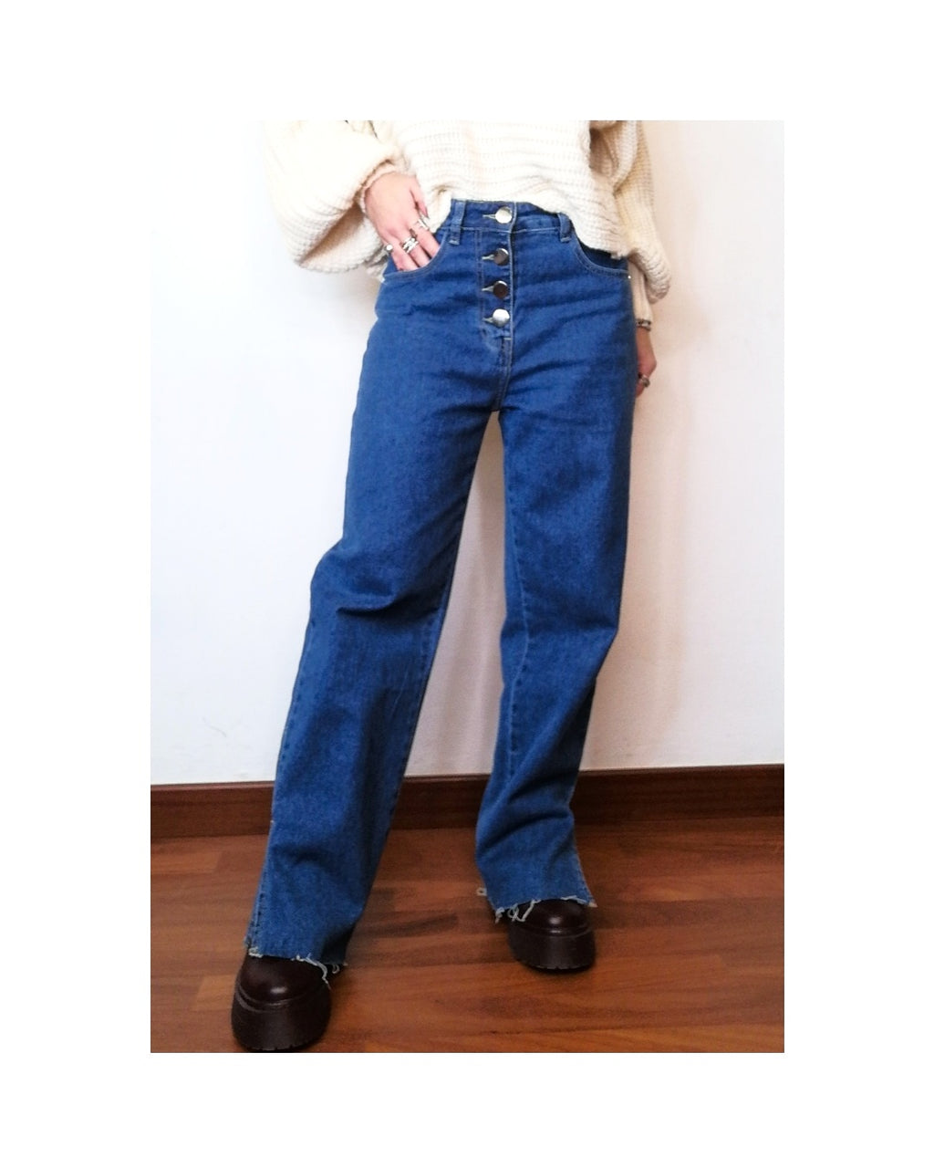 Mom Fit 4 button jeans!