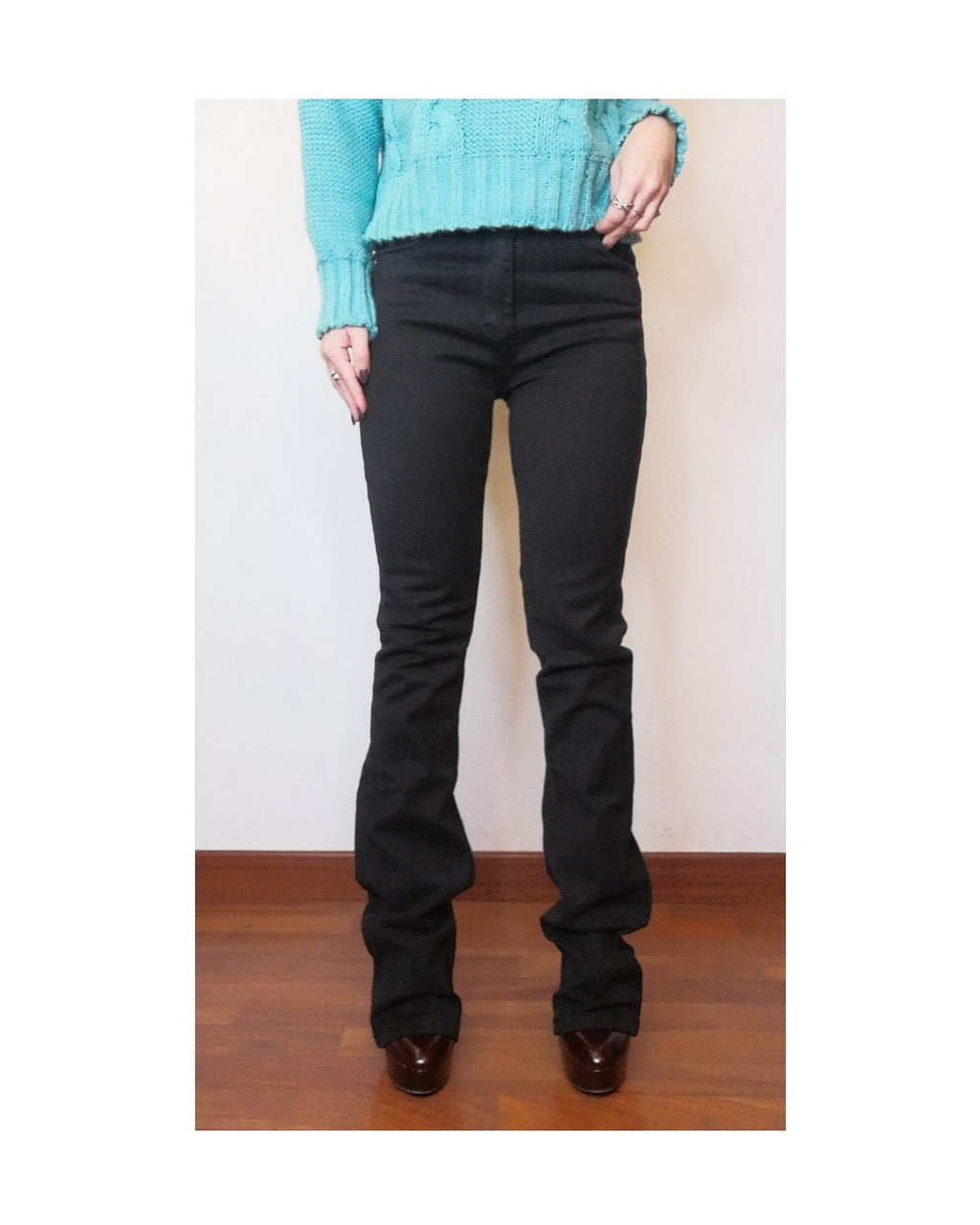 Jeans scuro a zampa!