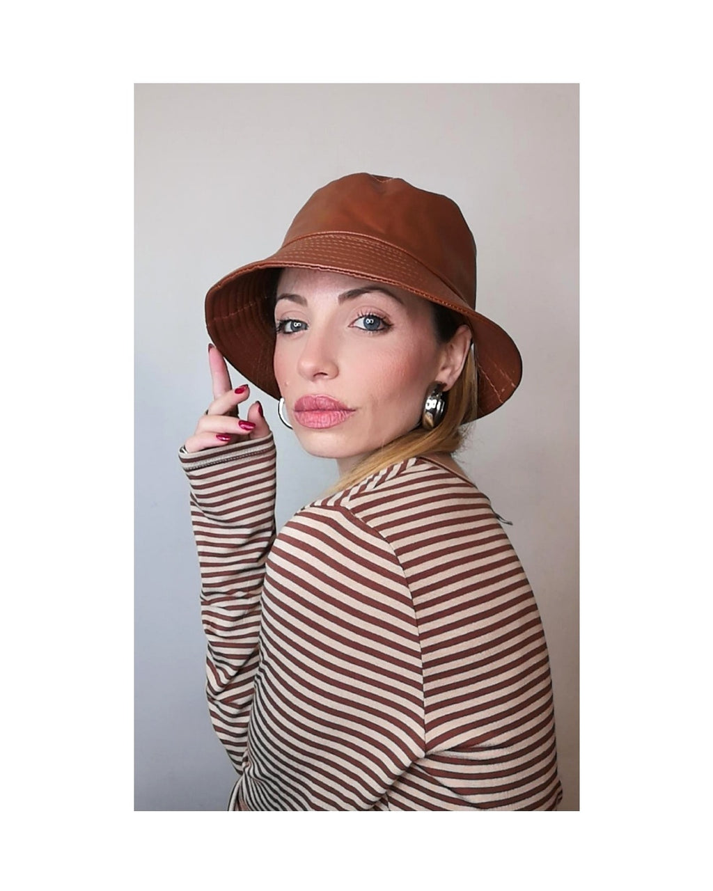 Bucket Hat Faux Leather!