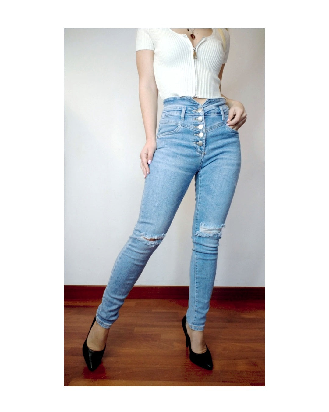 Jeans corpetto a V e 5 bottoni: L!