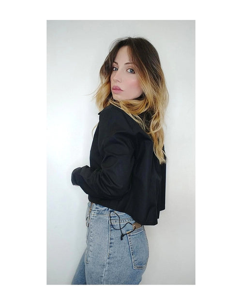 95% cotton crop shirt: BLACK!